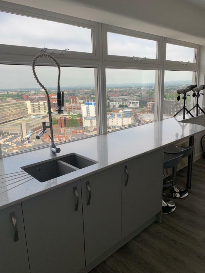 Luxury Panoramic Balcony Swindon Central Exteriér fotografie