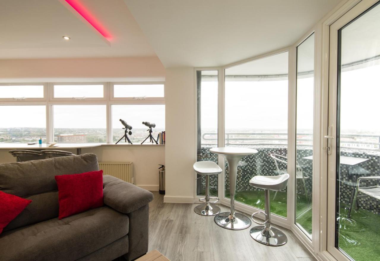 Luxury Panoramic Balcony Swindon Central Exteriér fotografie