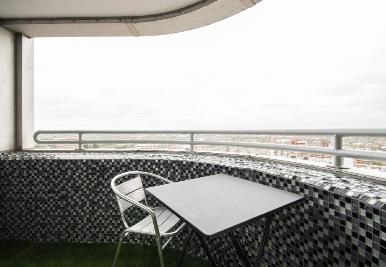 Luxury Panoramic Balcony Swindon Central Exteriér fotografie